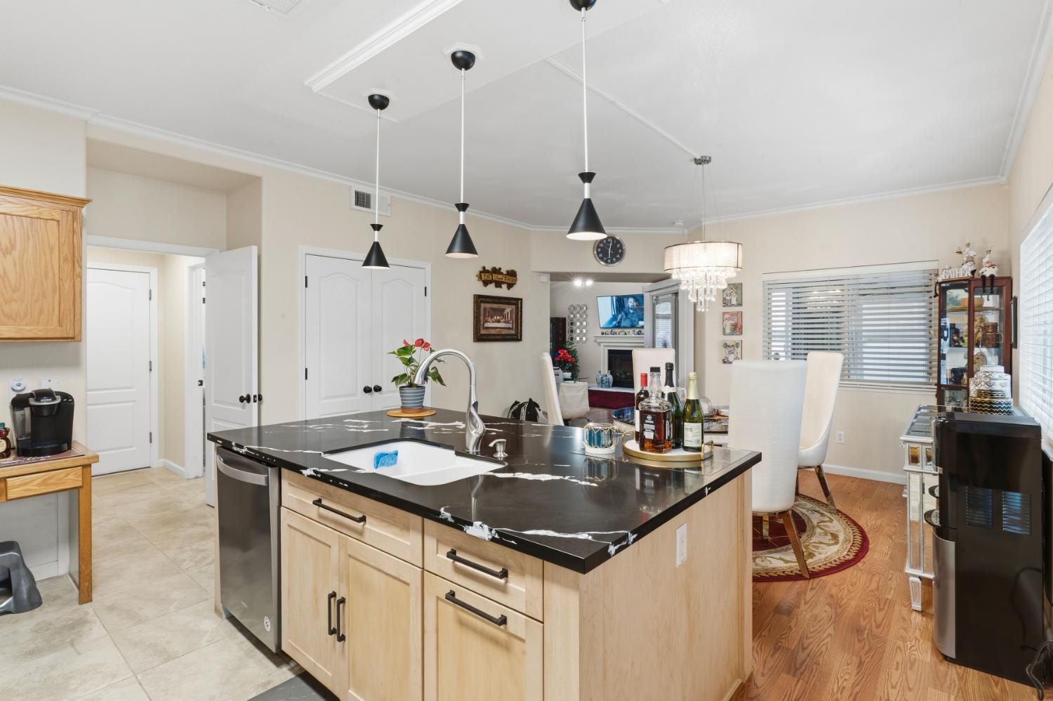 6632 E Michigan Ave, Fresno, CA 93727