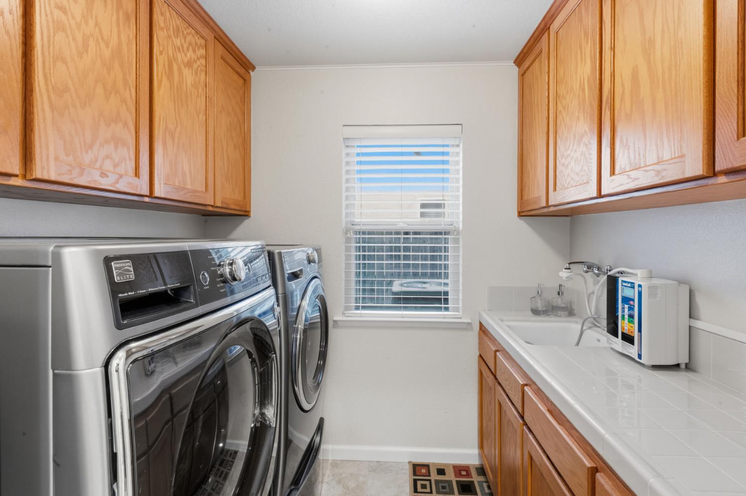 6632 E Michigan Ave, Fresno, CA 93727