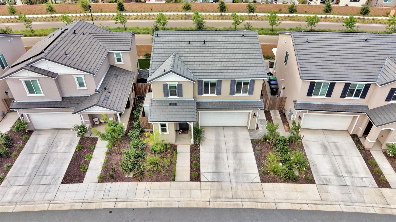 1184 Ponderosa Way W, Madera, CA 93636