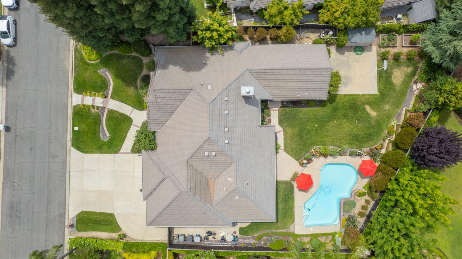856 E Sutton Dr, Fresno, CA 93720