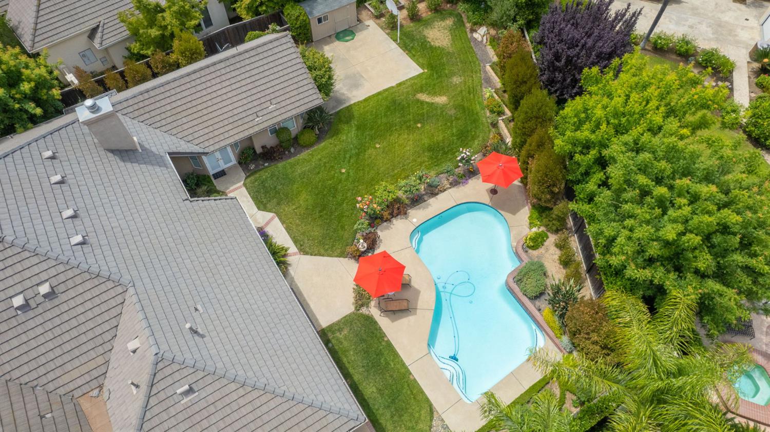 856 E Sutton Dr, Fresno, CA 93720