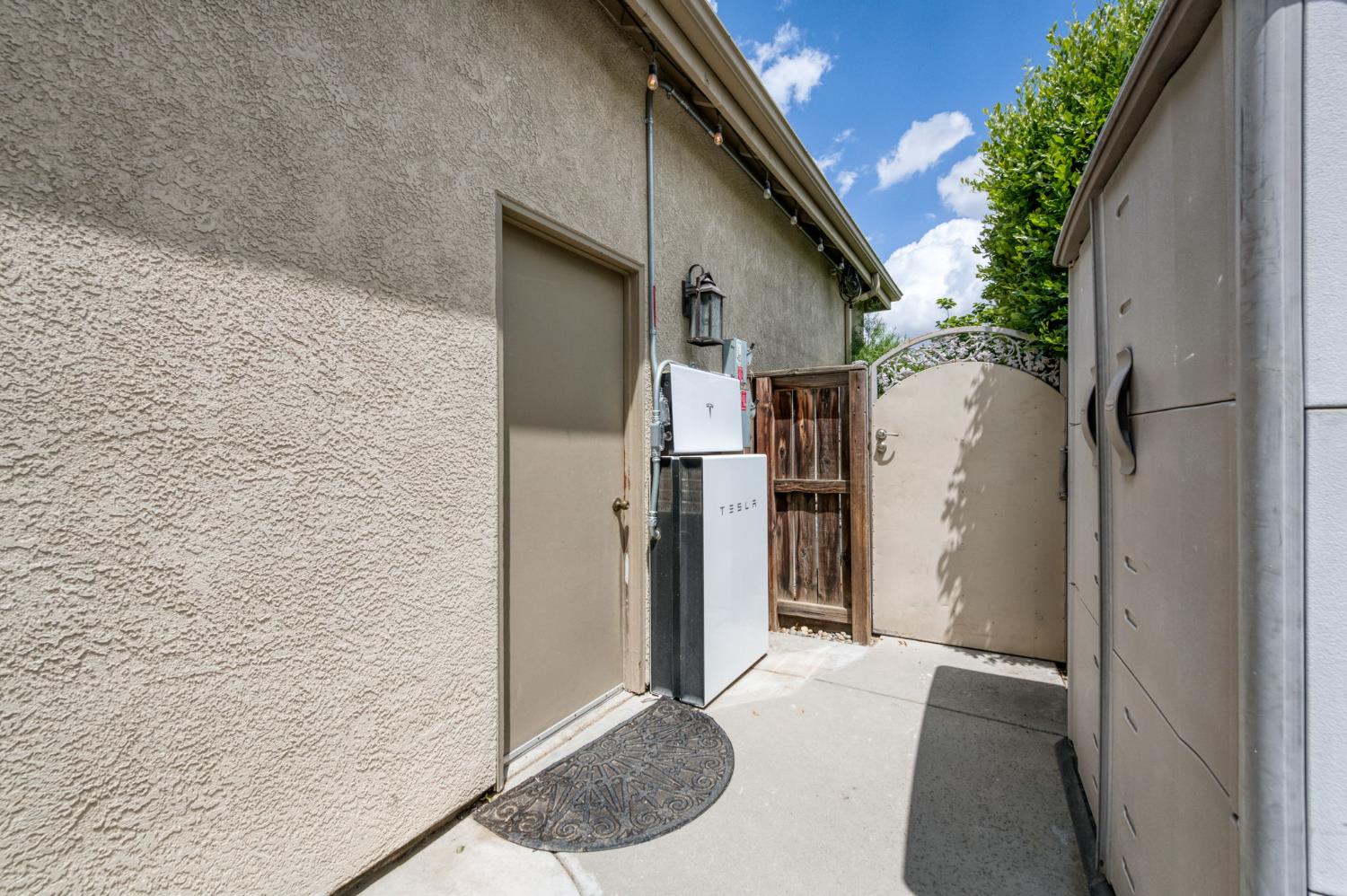 1026 N Cherry Ln, Clovis, CA 93611