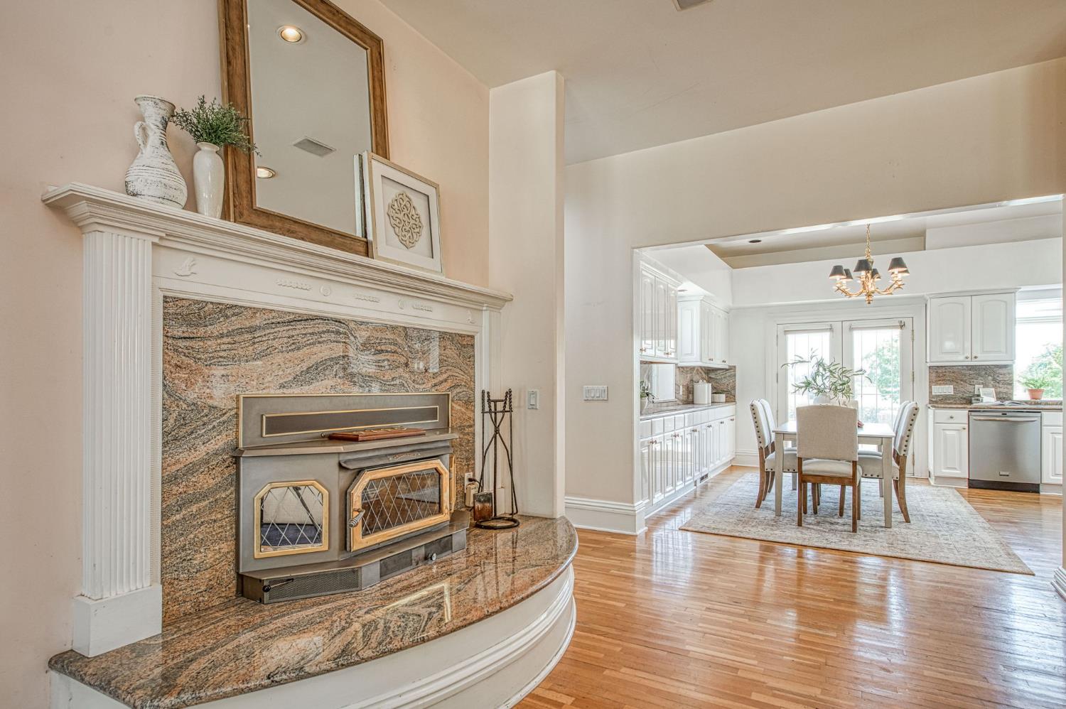 4715 E Copper Ave, Clovis, CA 93619