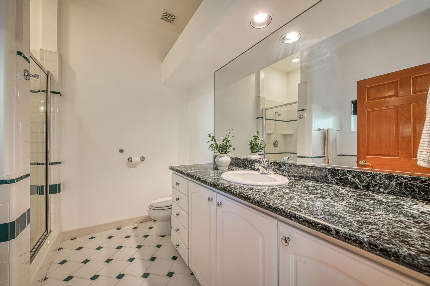 4715 E Copper Ave, Clovis, CA 93619