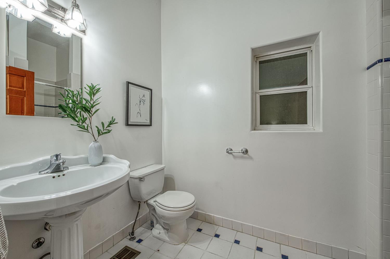 4715 E Copper Ave, Clovis, CA 93619