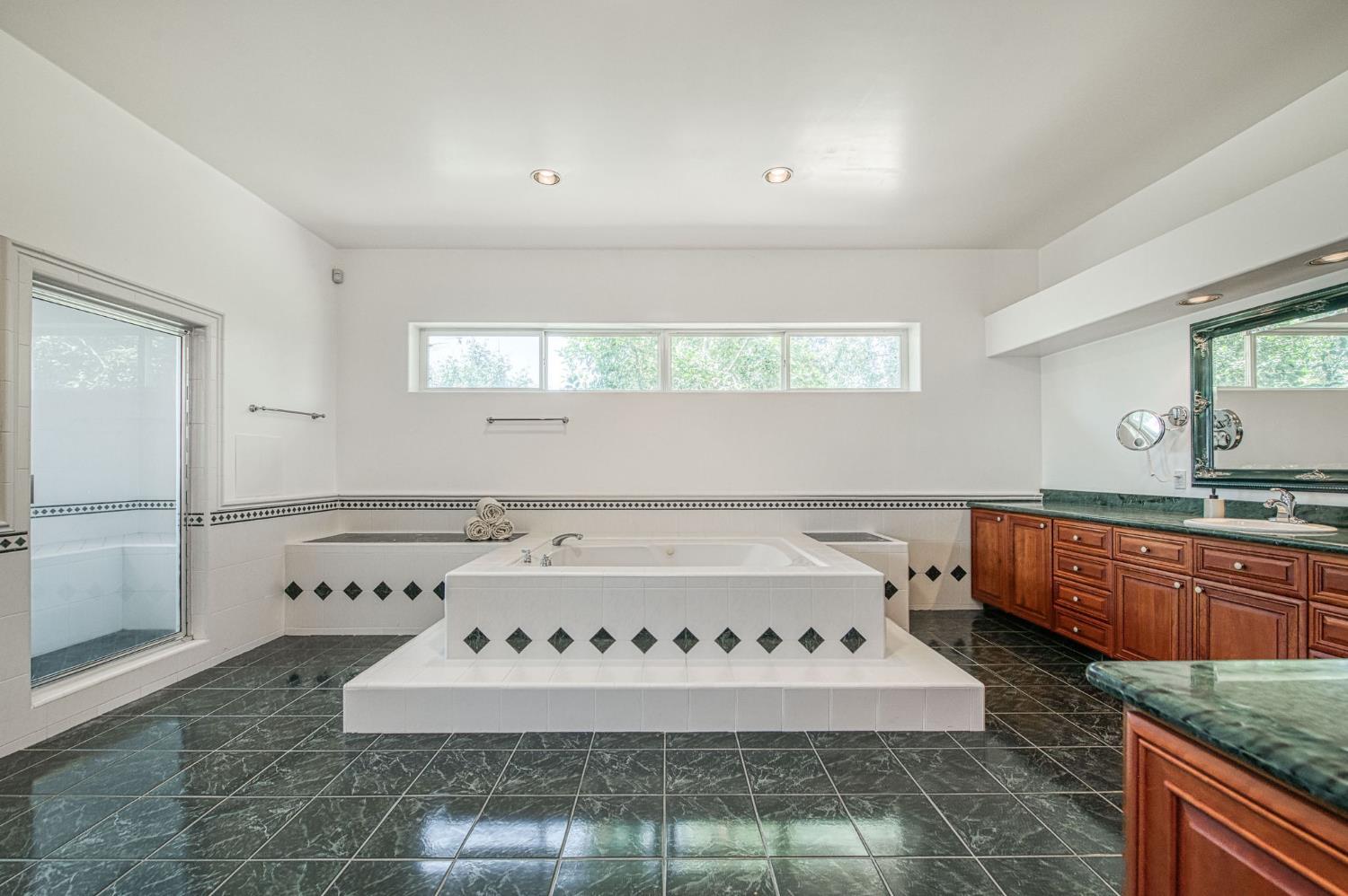 4715 E Copper Ave, Clovis, CA 93619