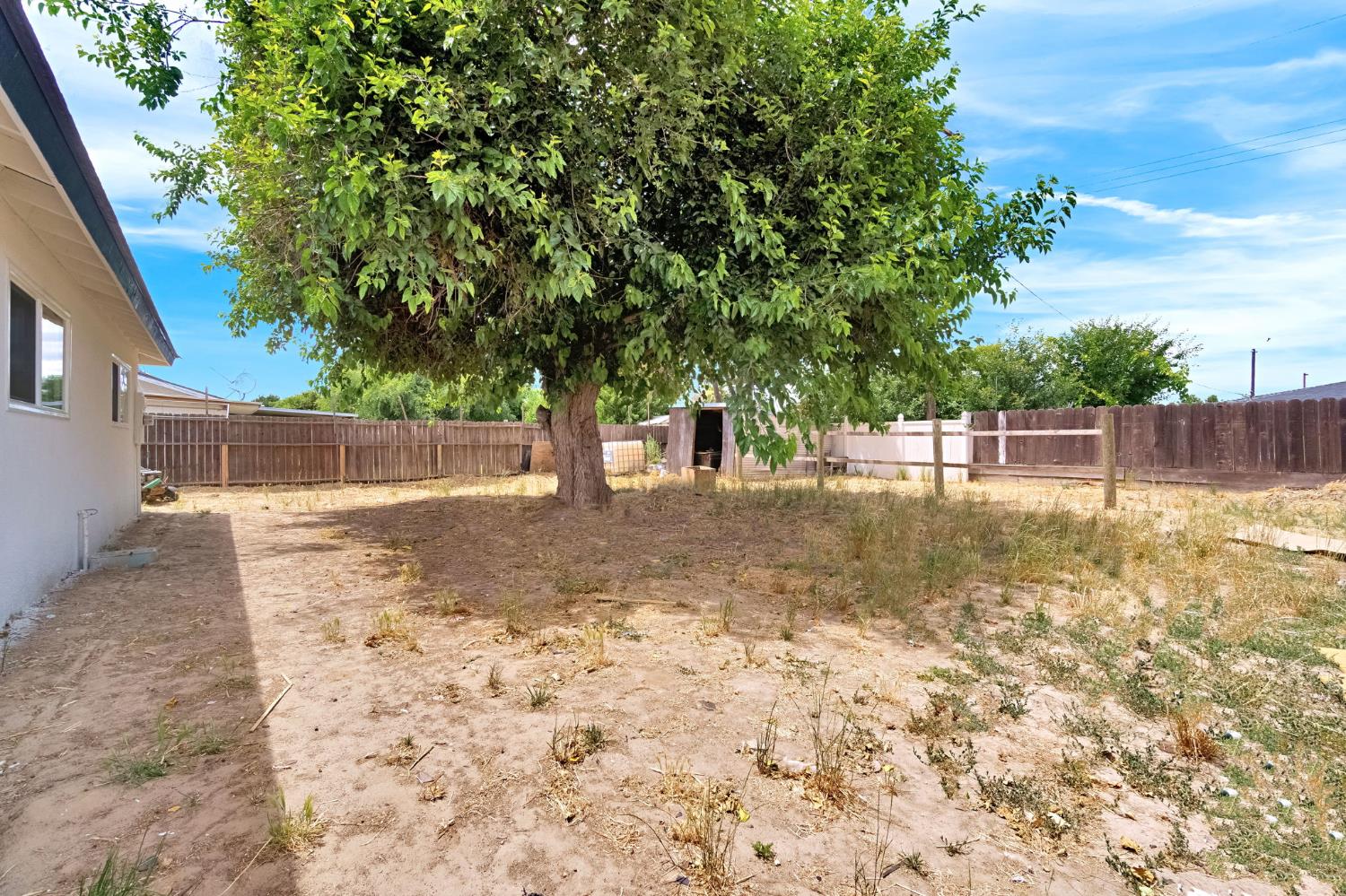 616 E Joy Ave, Fresno, CA 93706
