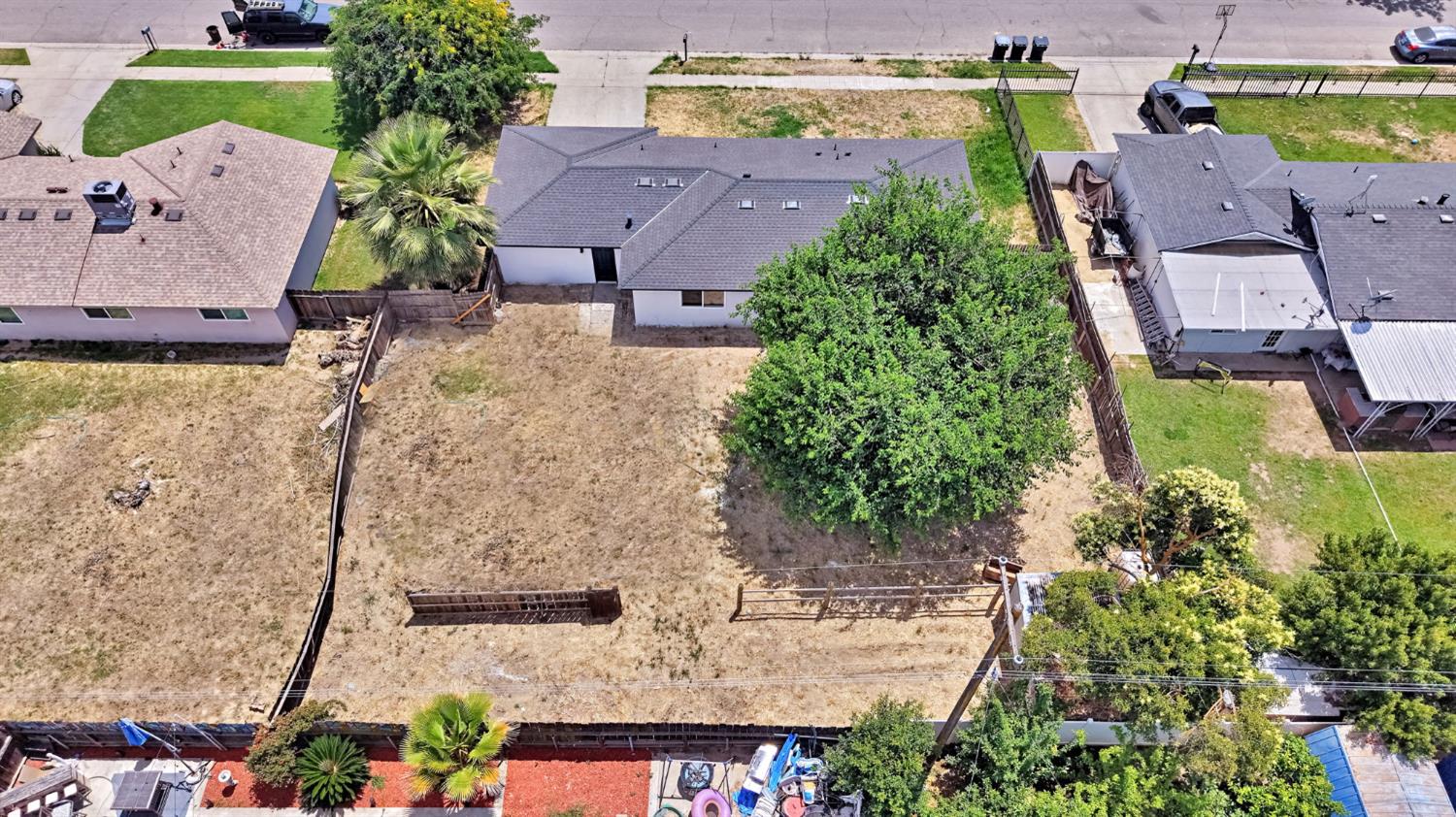 616 E Joy Ave, Fresno, CA 93706