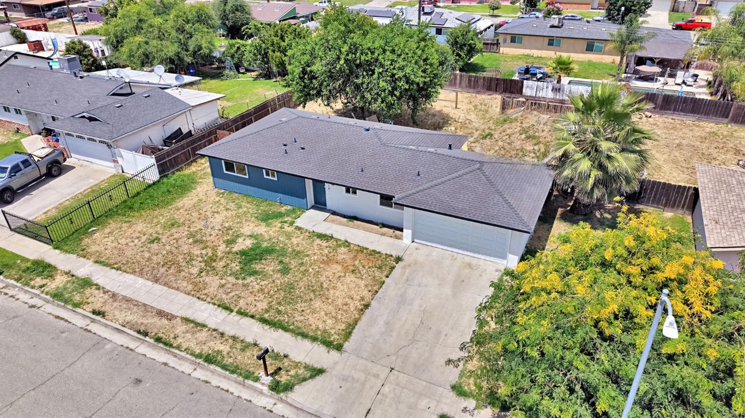 616 E Joy Ave, Fresno, CA 93706