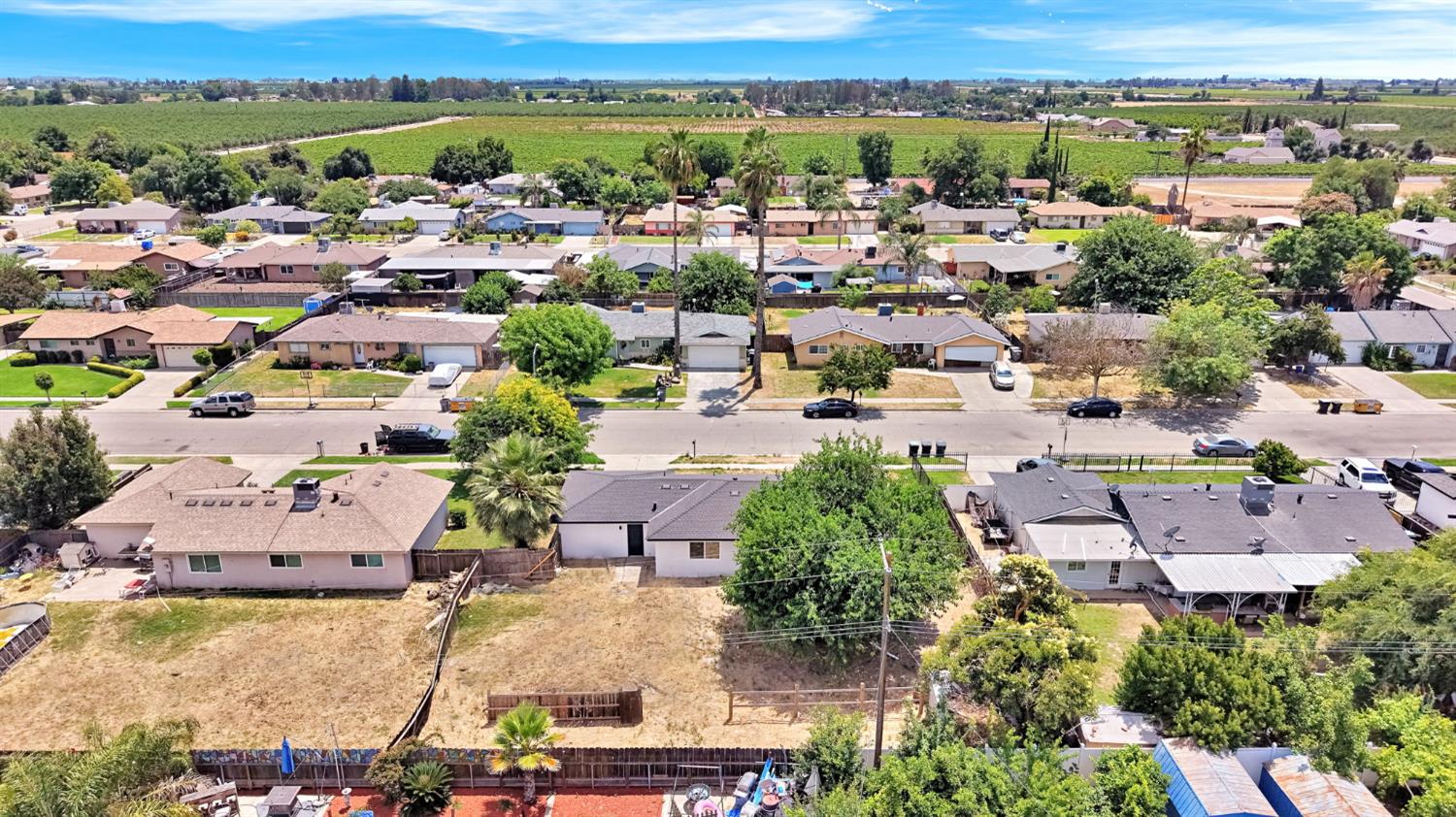 616 E Joy Ave, Fresno, CA 93706