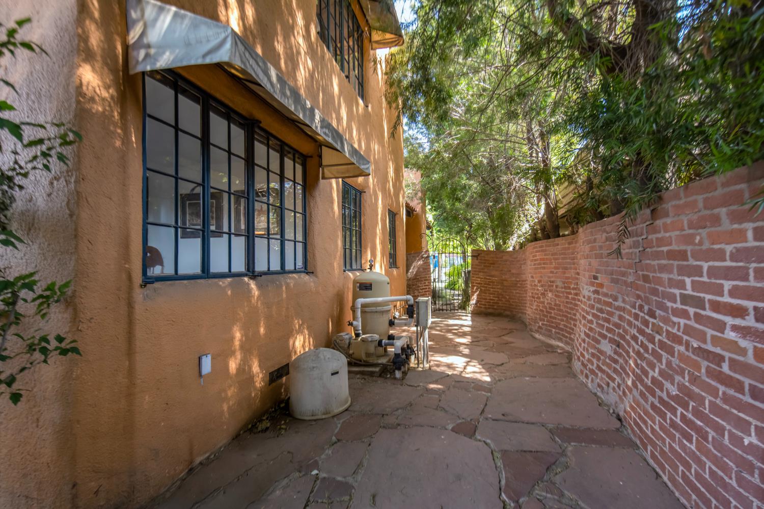 350 E Terrace Ave, Fresno, CA 93704