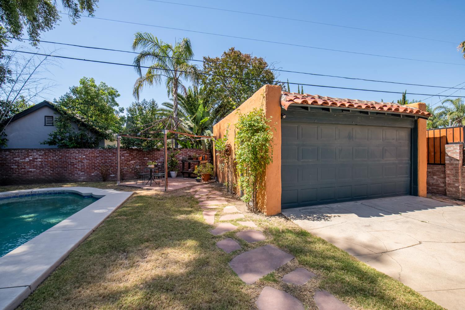 350 E Terrace Ave, Fresno, CA 93704