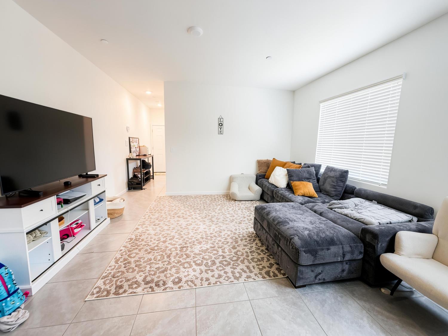 509 Sandtrap Ln, Lemoore, CA 93245