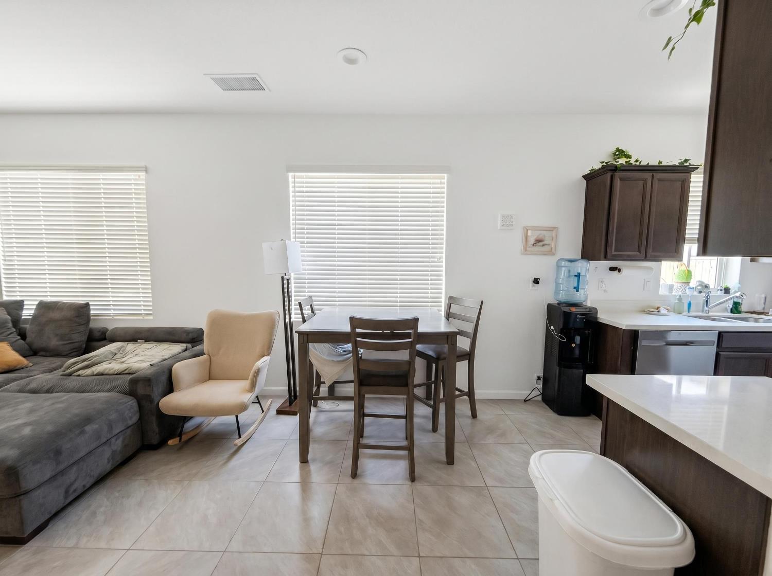 509 Sandtrap Ln, Lemoore, CA 93245