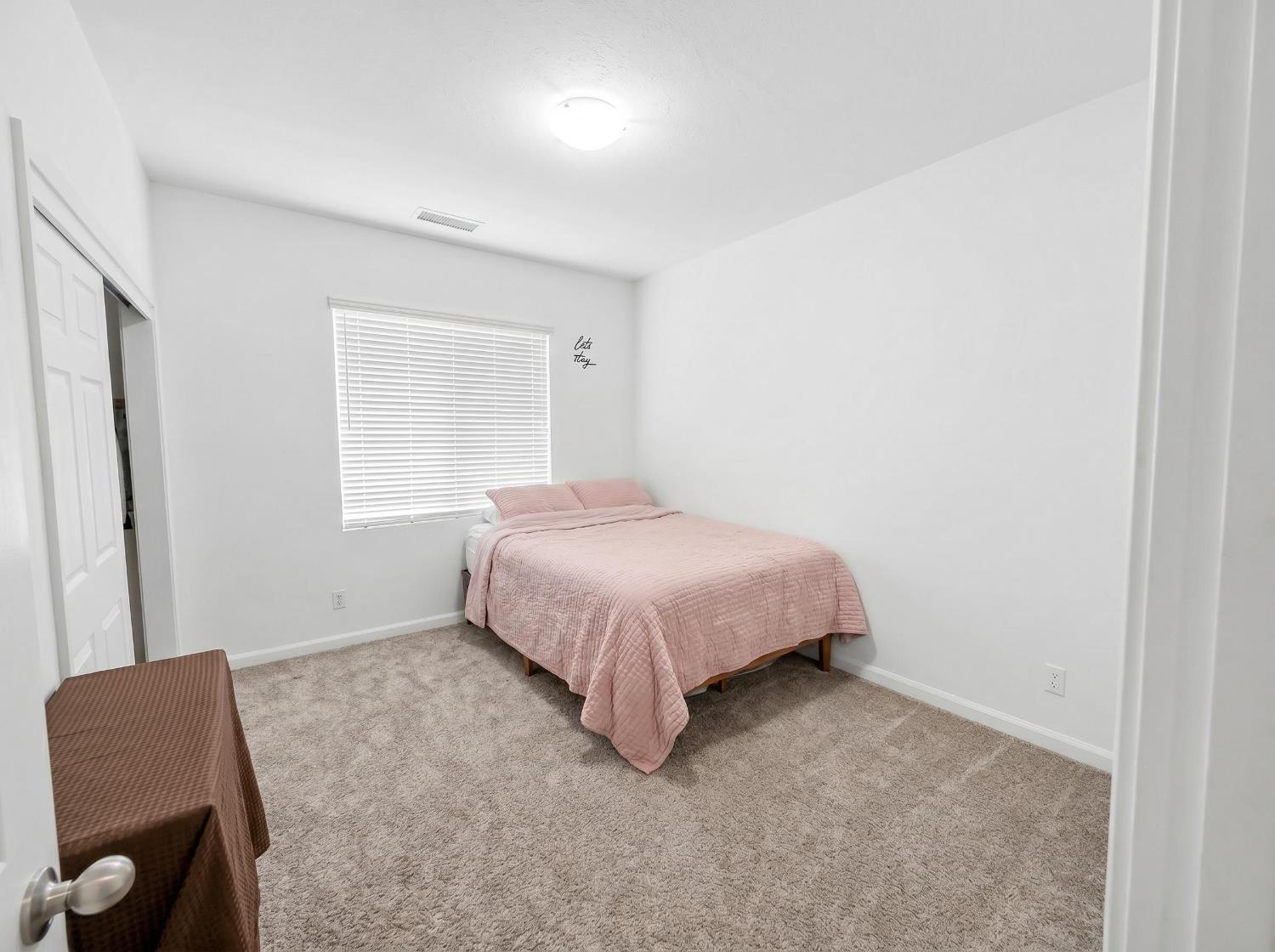 509 Sandtrap Ln, Lemoore, CA 93245