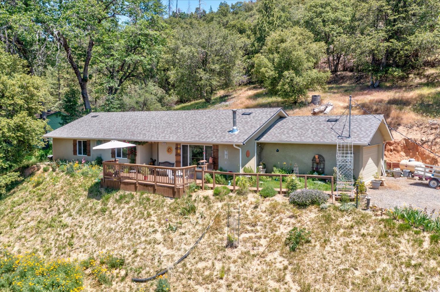 43263 E Sugar Pine Dr, Oakhurst, CA 93644