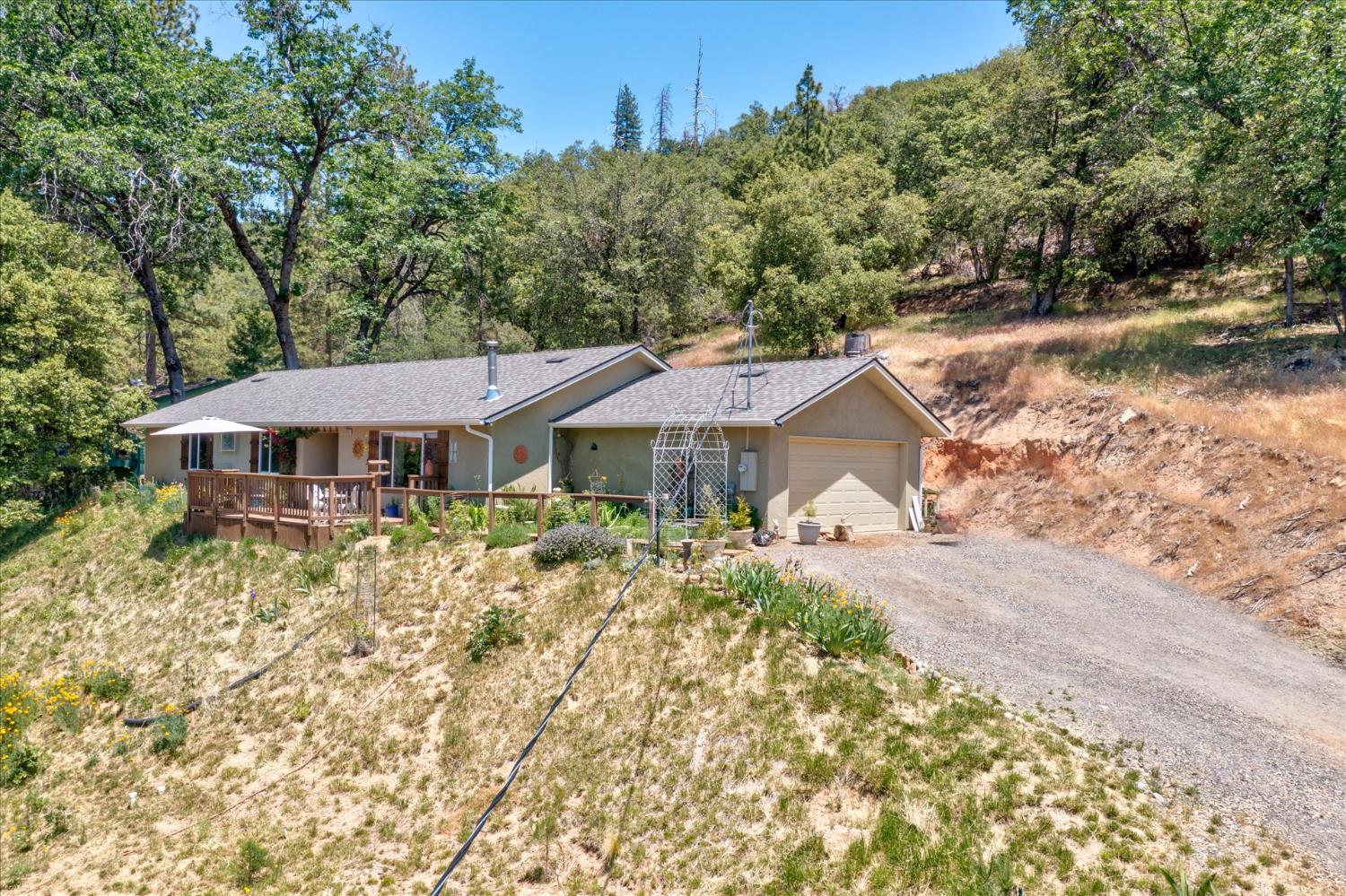 43263 E Sugar Pine Dr, Oakhurst, CA 93644