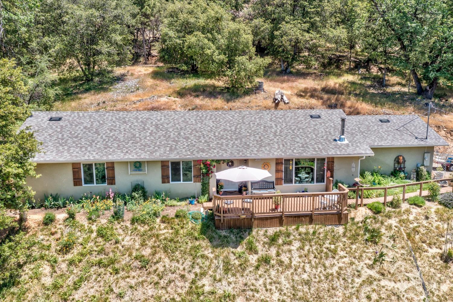 43263 E Sugar Pine Dr, Oakhurst, CA 93644
