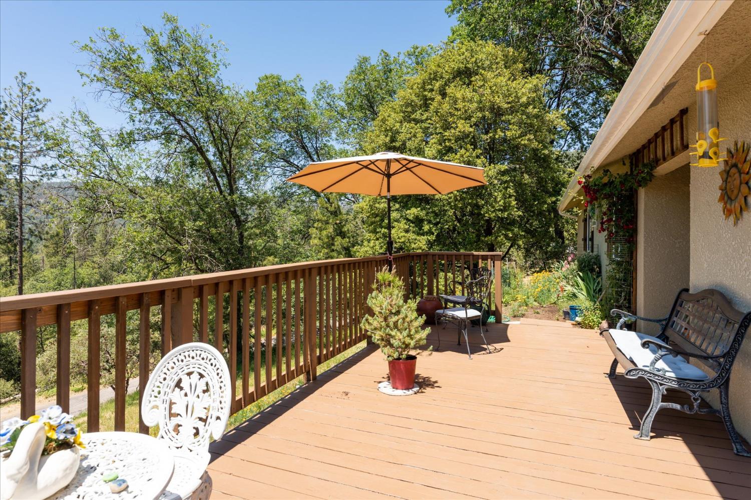 43263 E Sugar Pine Dr, Oakhurst, CA 93644