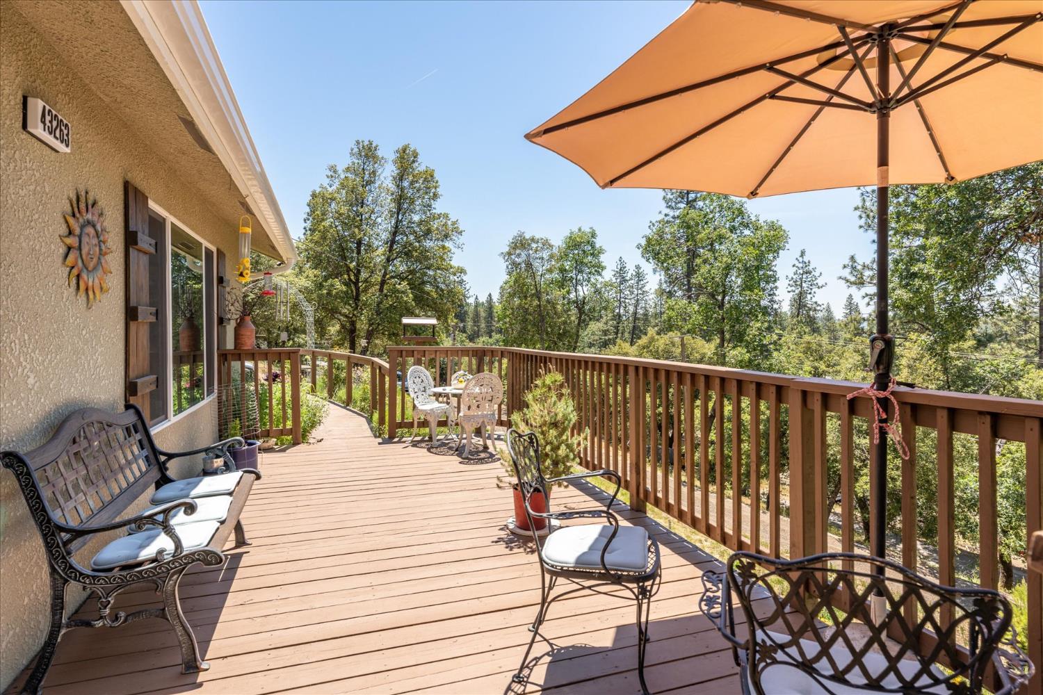 43263 E Sugar Pine Dr, Oakhurst, CA 93644