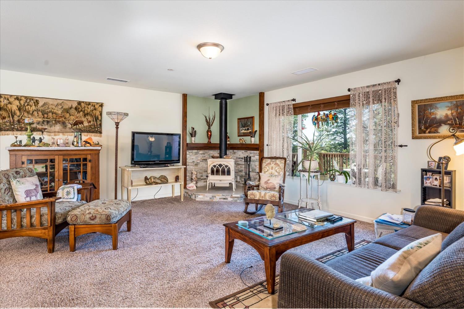 43263 E Sugar Pine Dr, Oakhurst, CA 93644