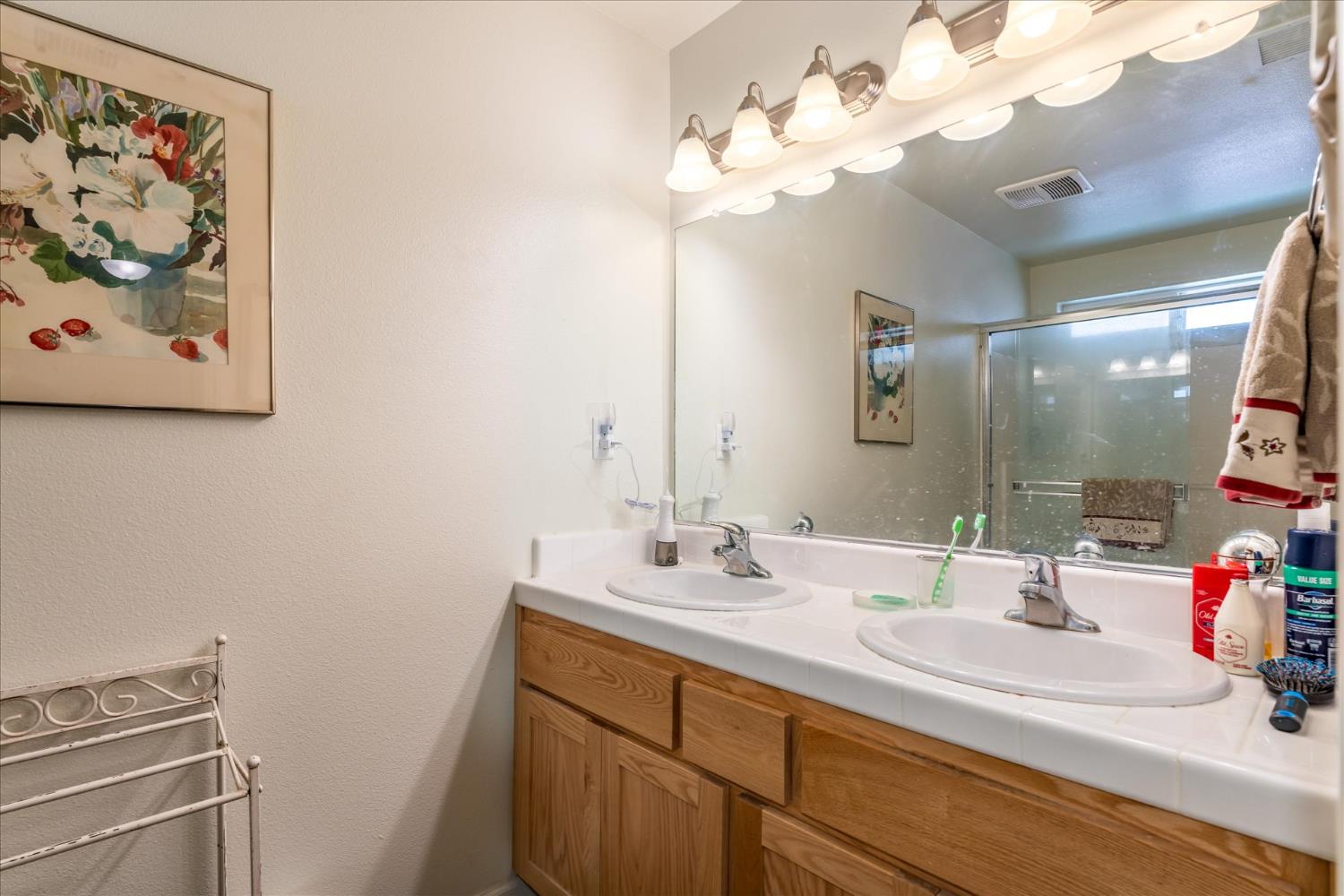 43263 E Sugar Pine Dr, Oakhurst, CA 93644