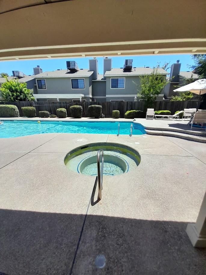 4727 E Alamos Ave #122, Fresno, CA 93726