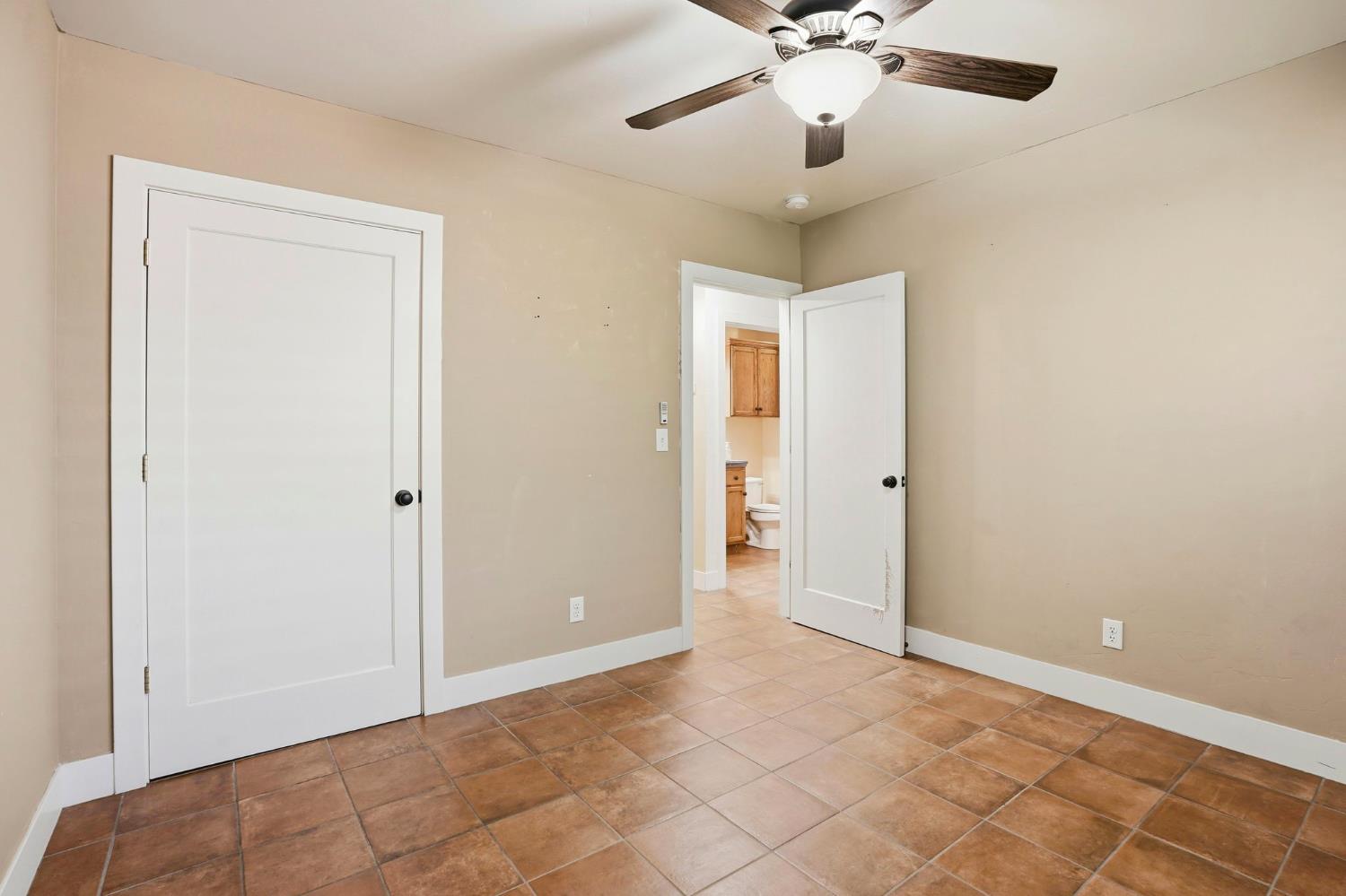 3870 E Nevada Ave, Fresno, CA 93702