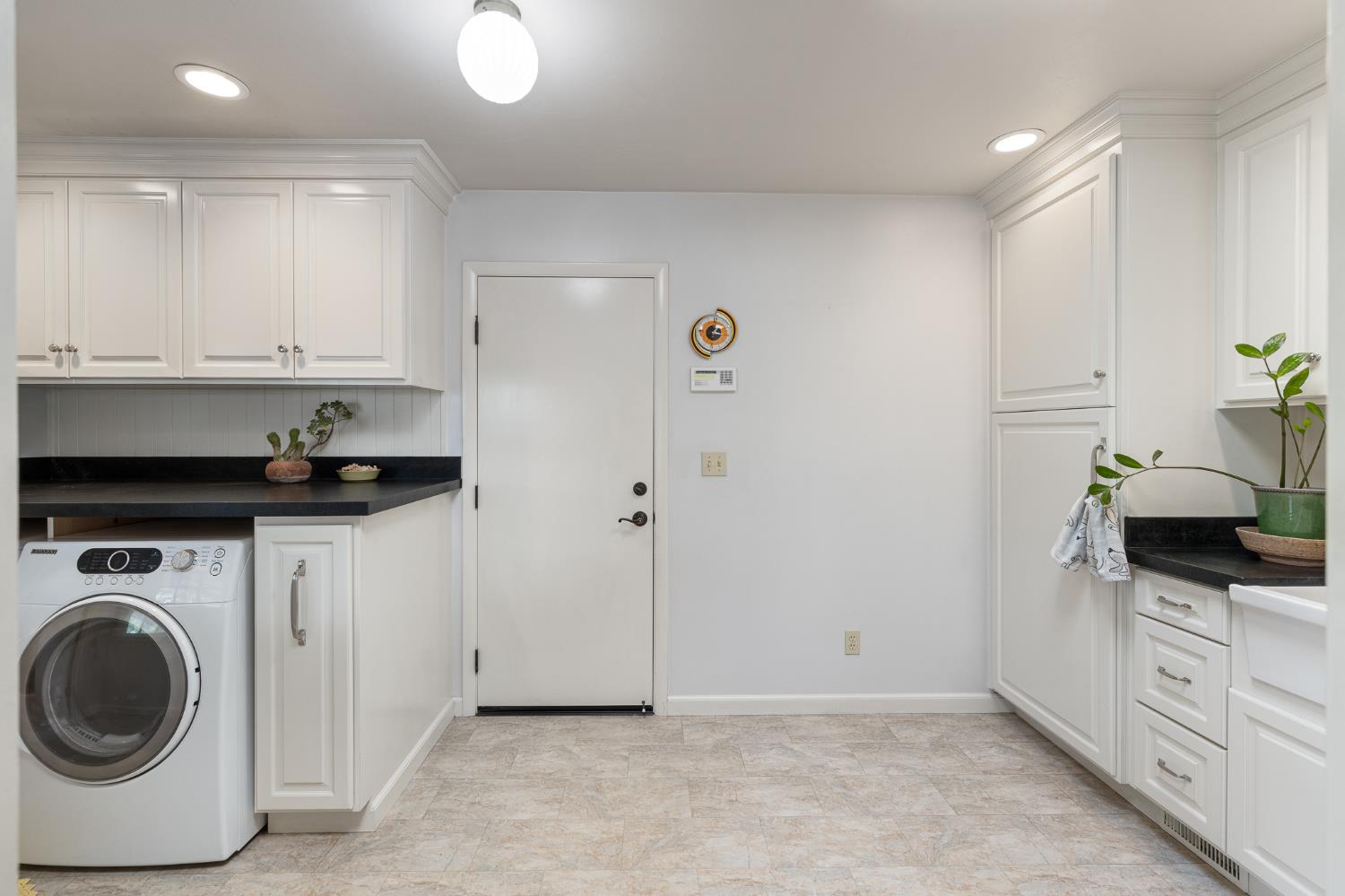 1438 S Church Ave, Reedley, CA 93654