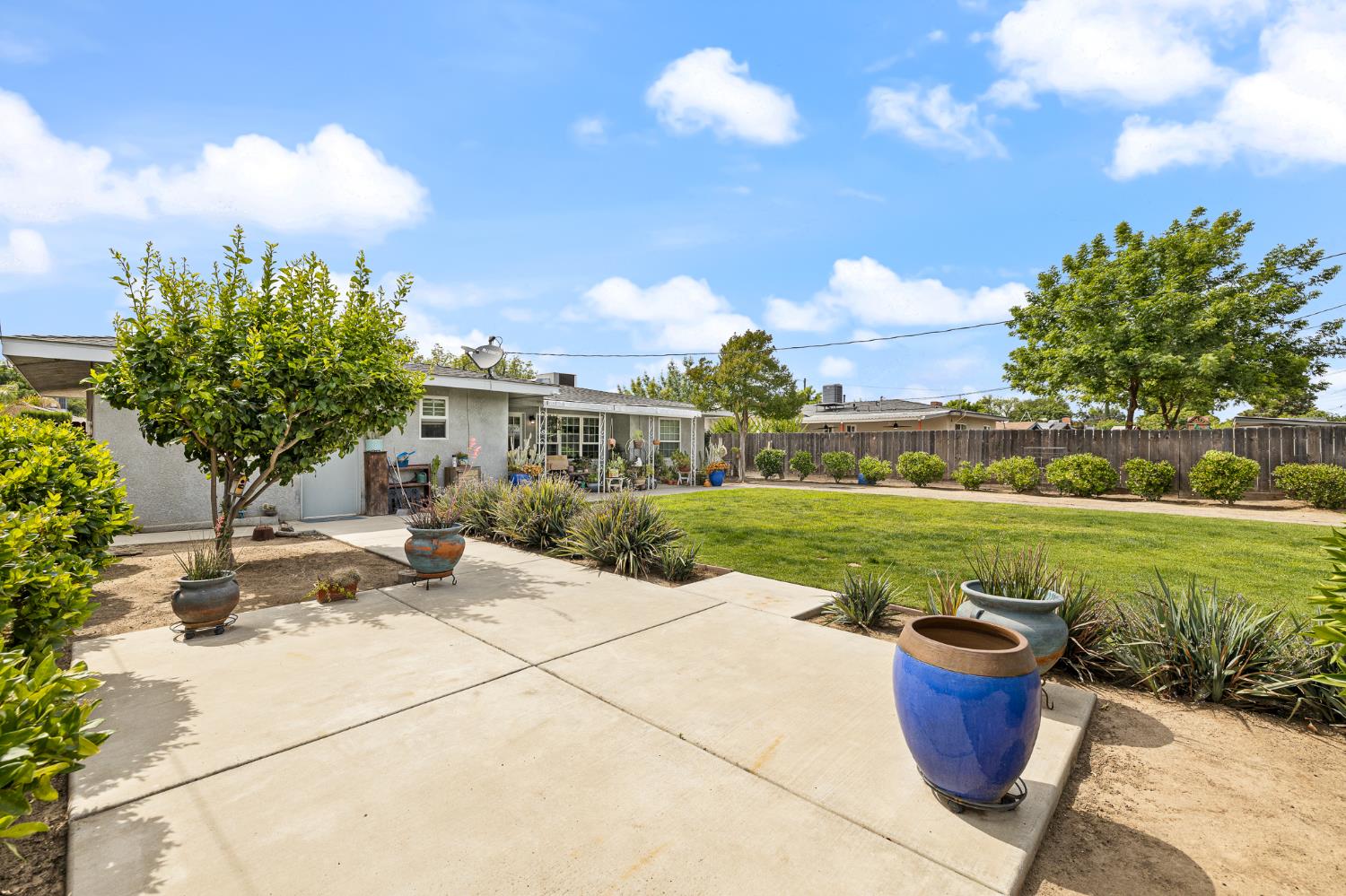 1438 S Church Ave, Reedley, CA 93654
