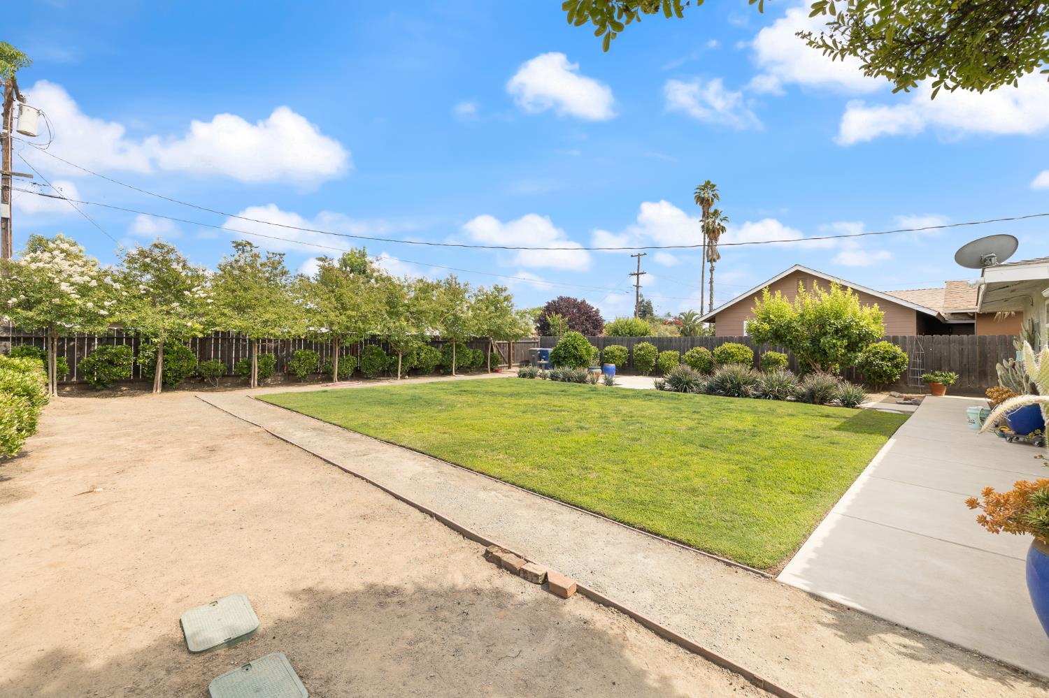 1438 S Church Ave, Reedley, CA 93654