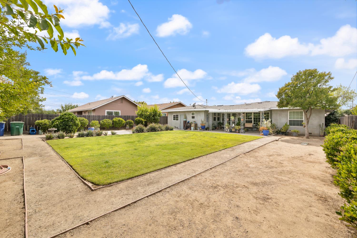 1438 S Church Ave, Reedley, CA 93654
