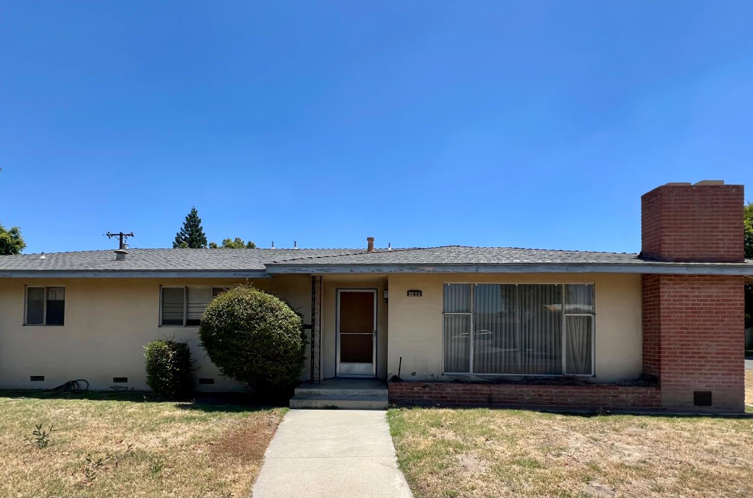 2300 14th, Kingsburg, CA 93631