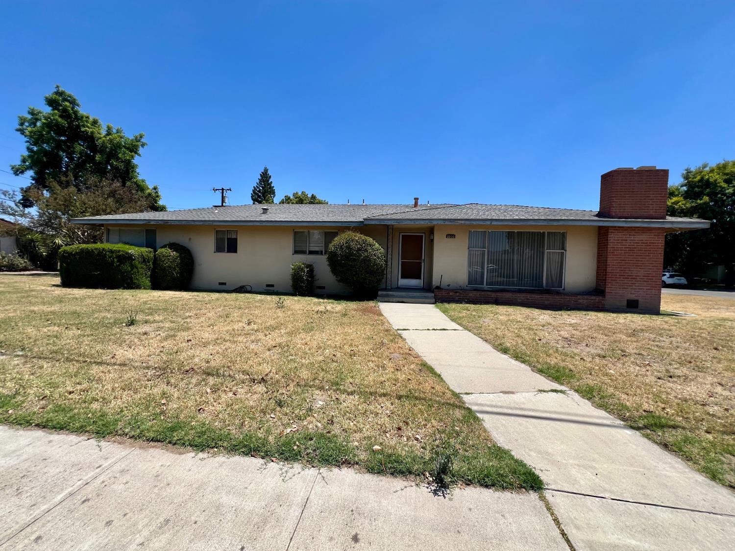 2300 14th, Kingsburg, CA 93631
