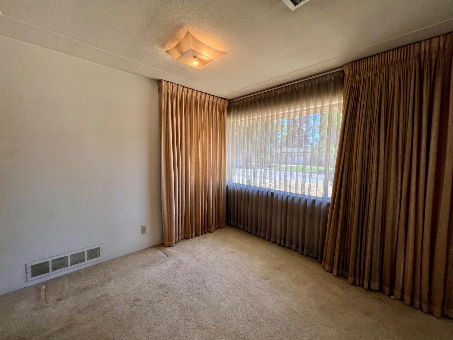 2300 14th, Kingsburg, CA 93631