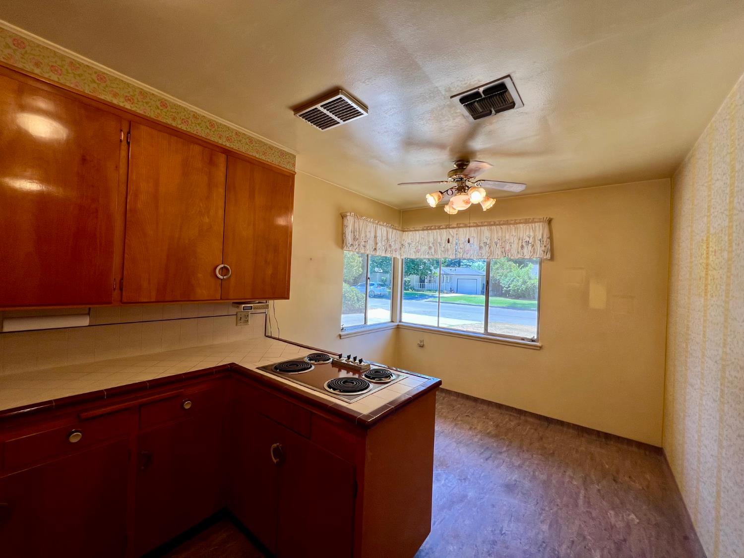 2300 14th, Kingsburg, CA 93631