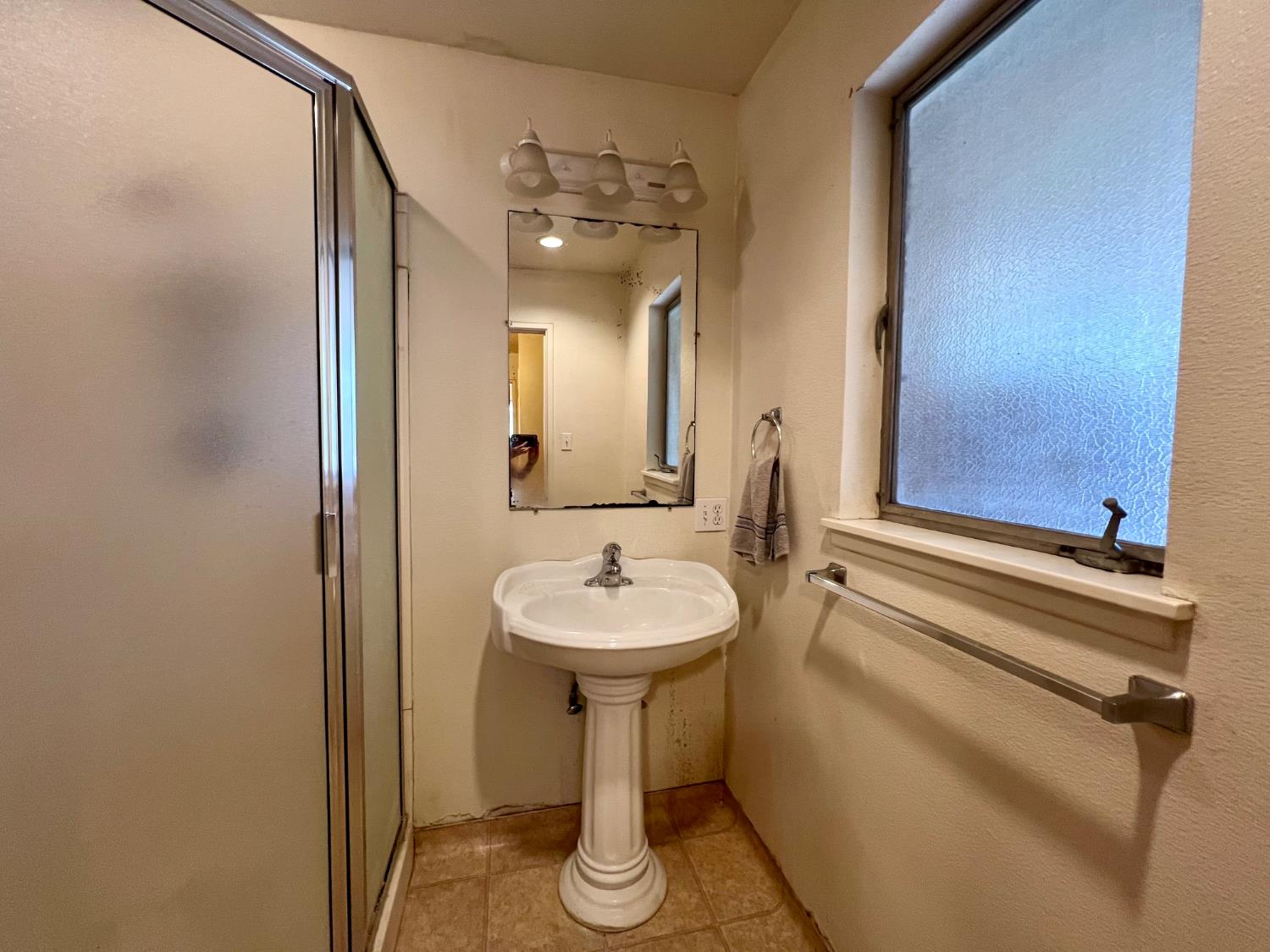 2300 14th, Kingsburg, CA 93631