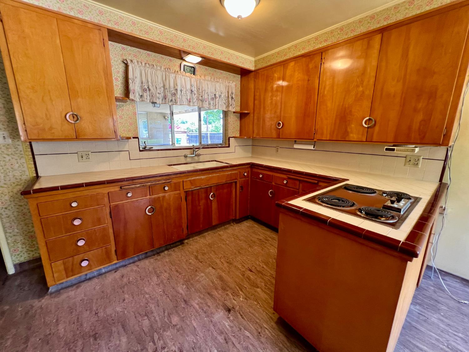 2300 14th, Kingsburg, CA 93631