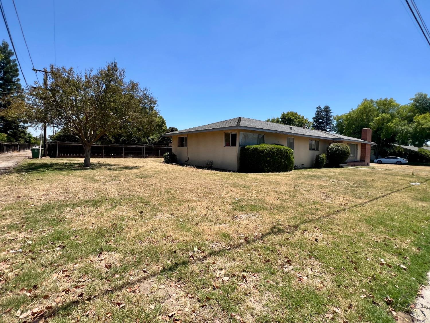 2300 14th, Kingsburg, CA 93631
