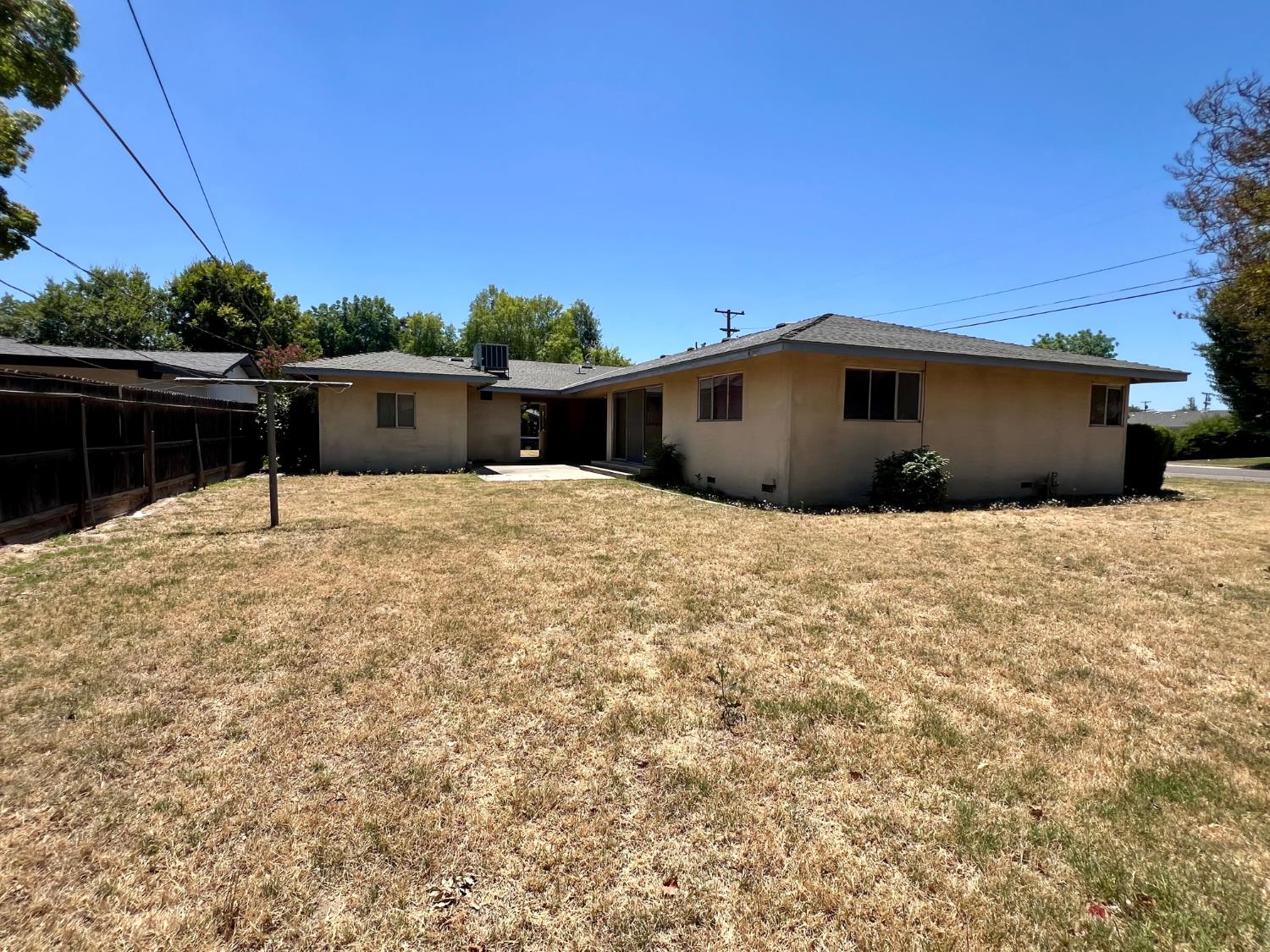2300 14th, Kingsburg, CA 93631