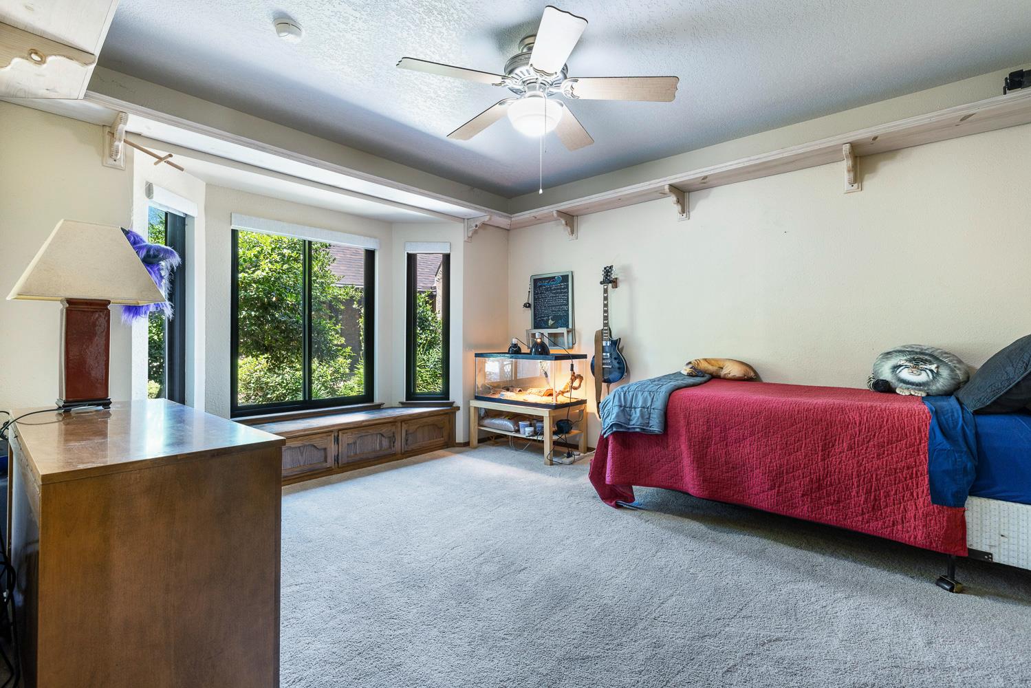 580 E Salem Ave, Fresno, CA 93720