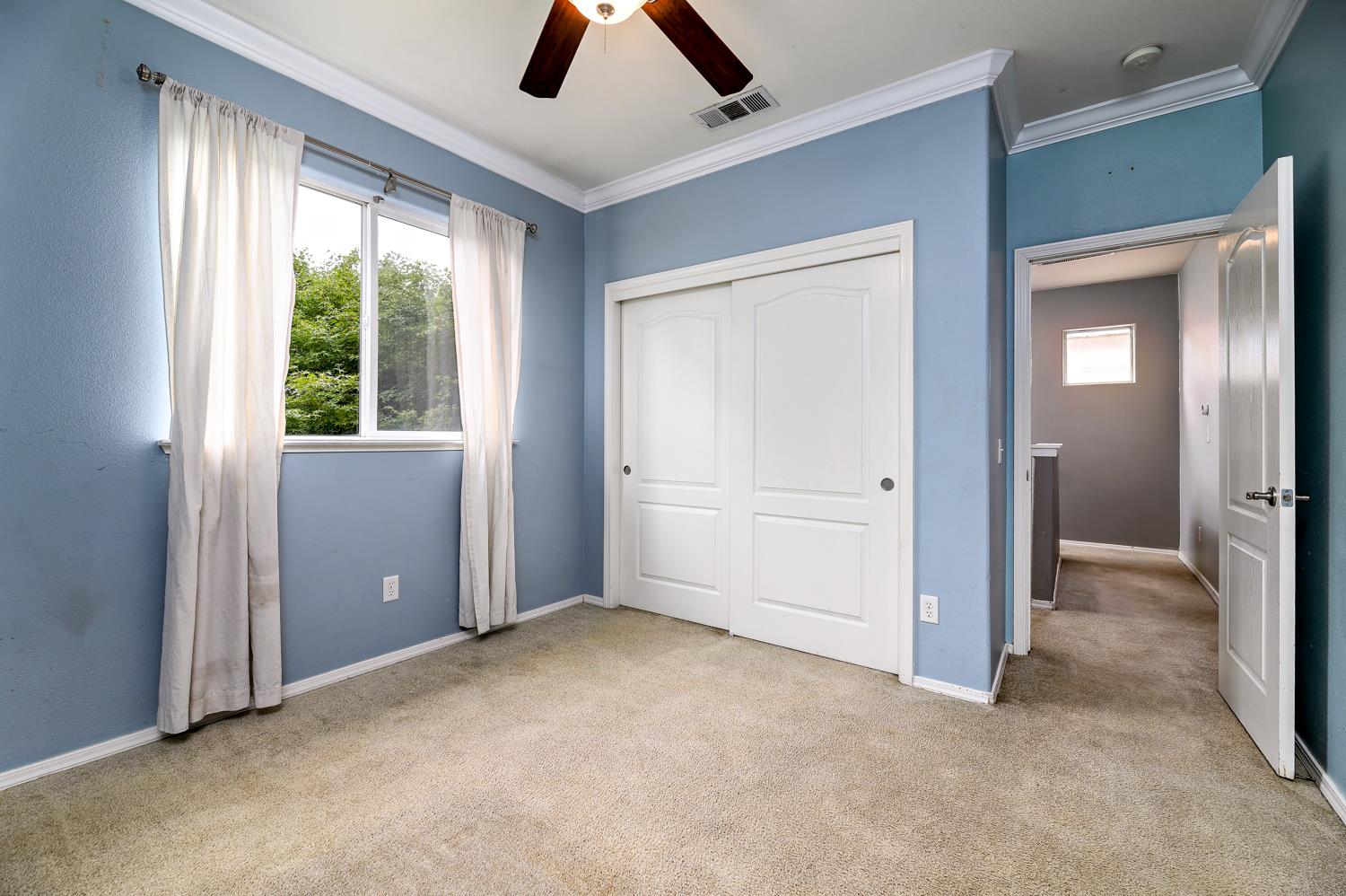 793 W Bordeaux Ln, Clovis, CA 93619