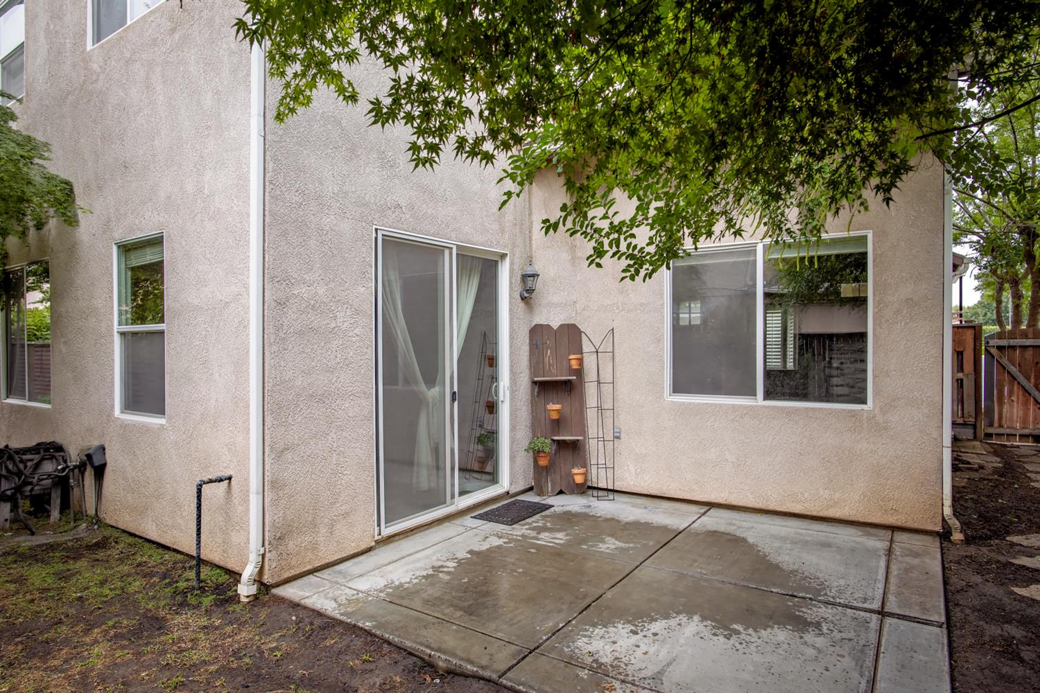 793 W Bordeaux Ln, Clovis, CA 93619