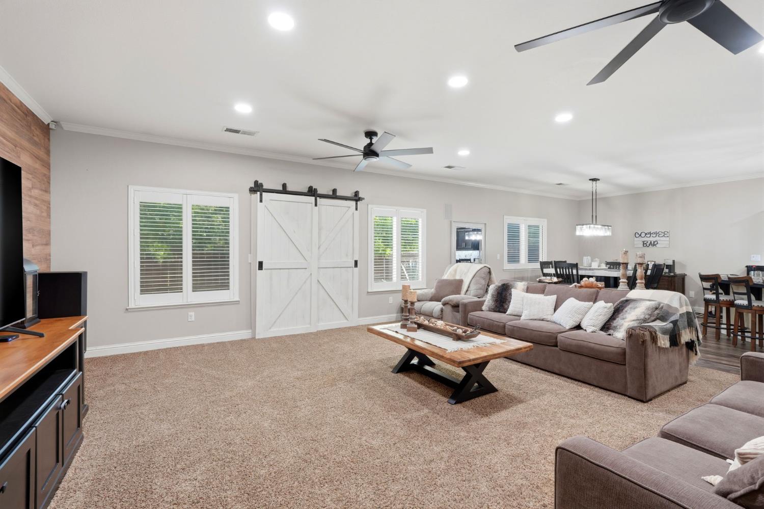 626 W Lake St, Kingsburg, CA 93631