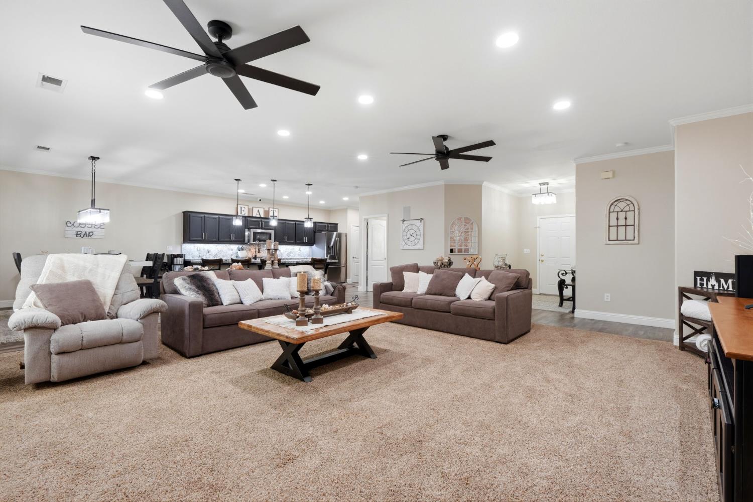 626 W Lake St, Kingsburg, CA 93631