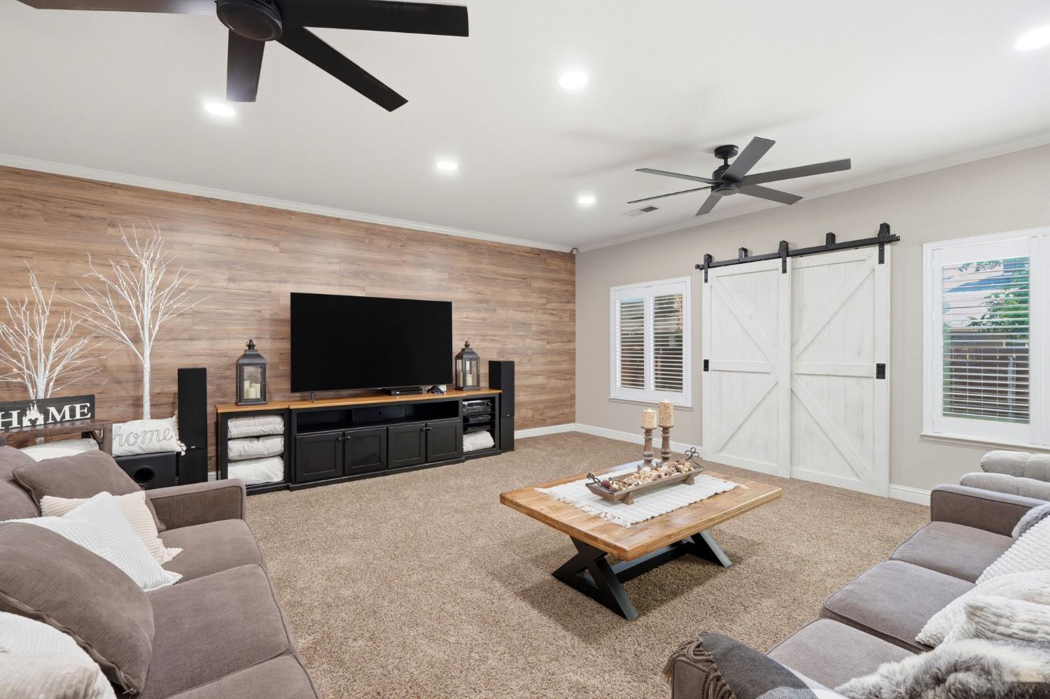 626 W Lake St, Kingsburg, CA 93631