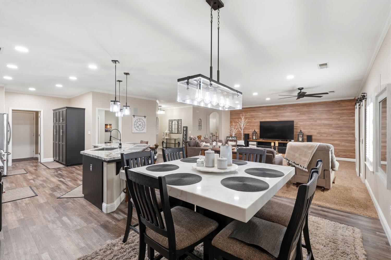 626 W Lake St, Kingsburg, CA 93631