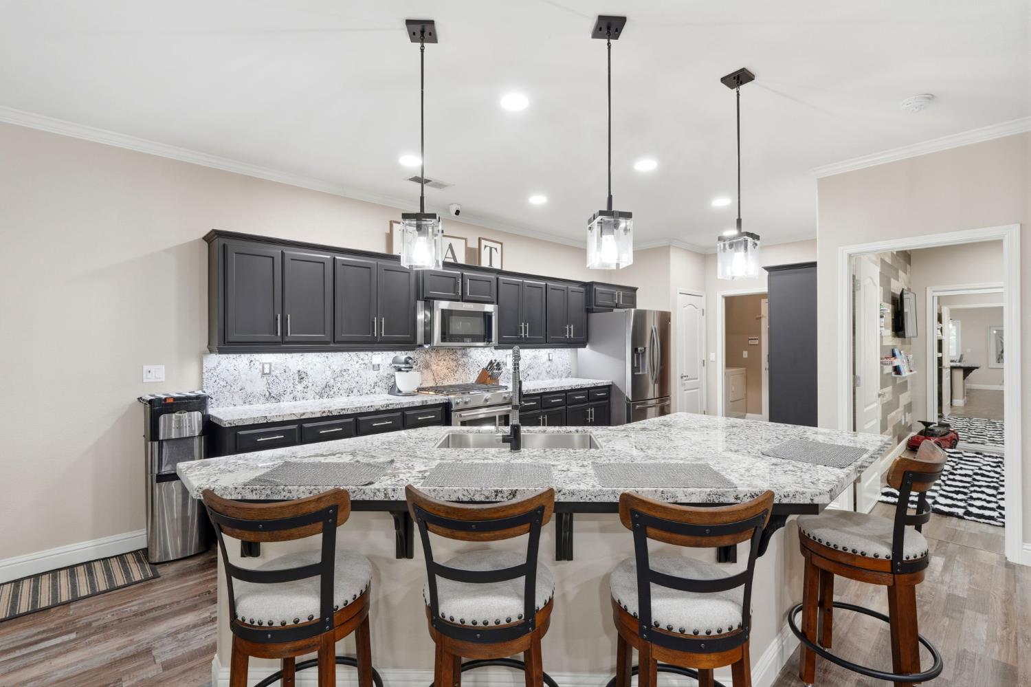 626 W Lake St, Kingsburg, CA 93631