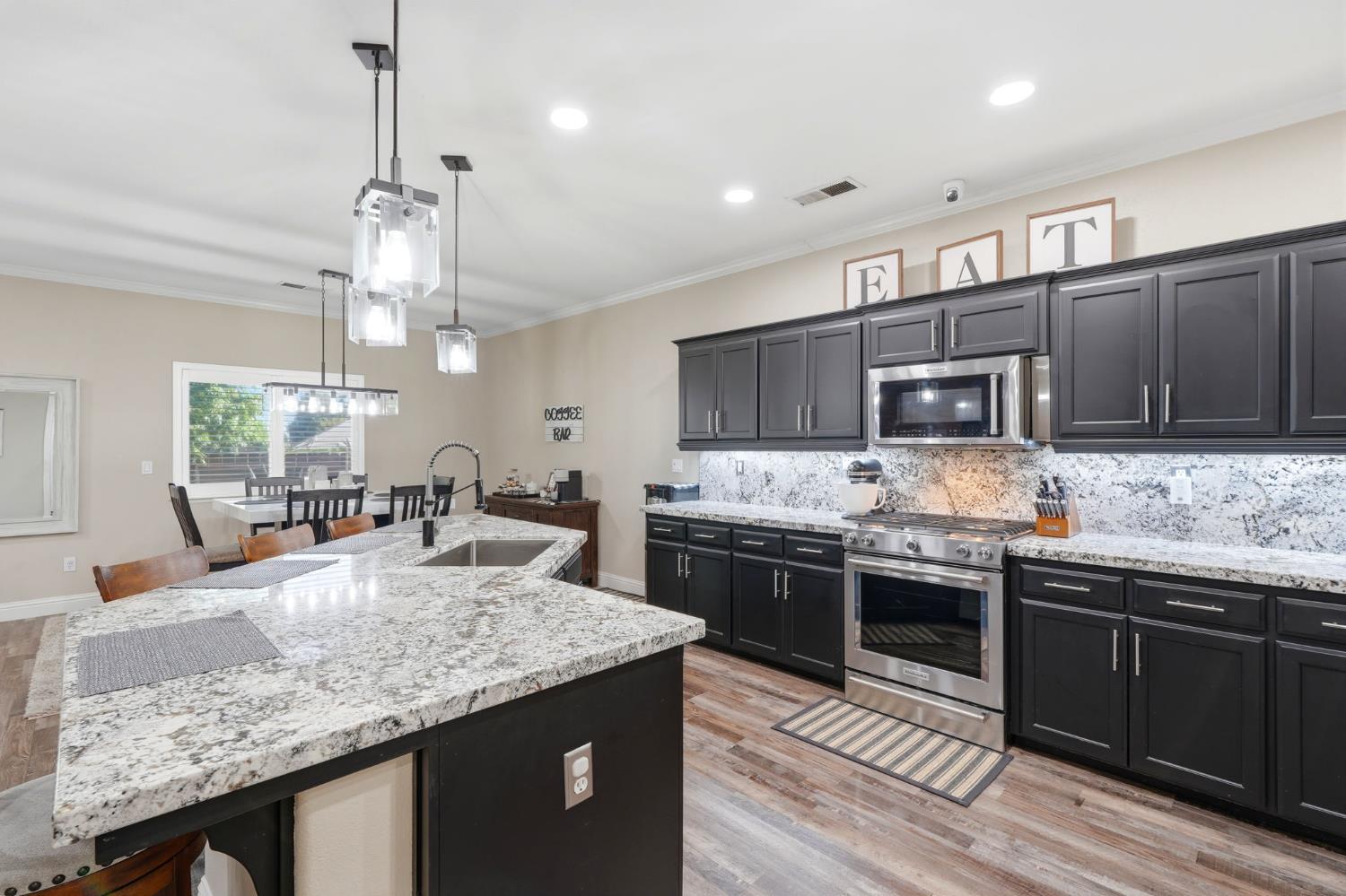 626 W Lake St, Kingsburg, CA 93631