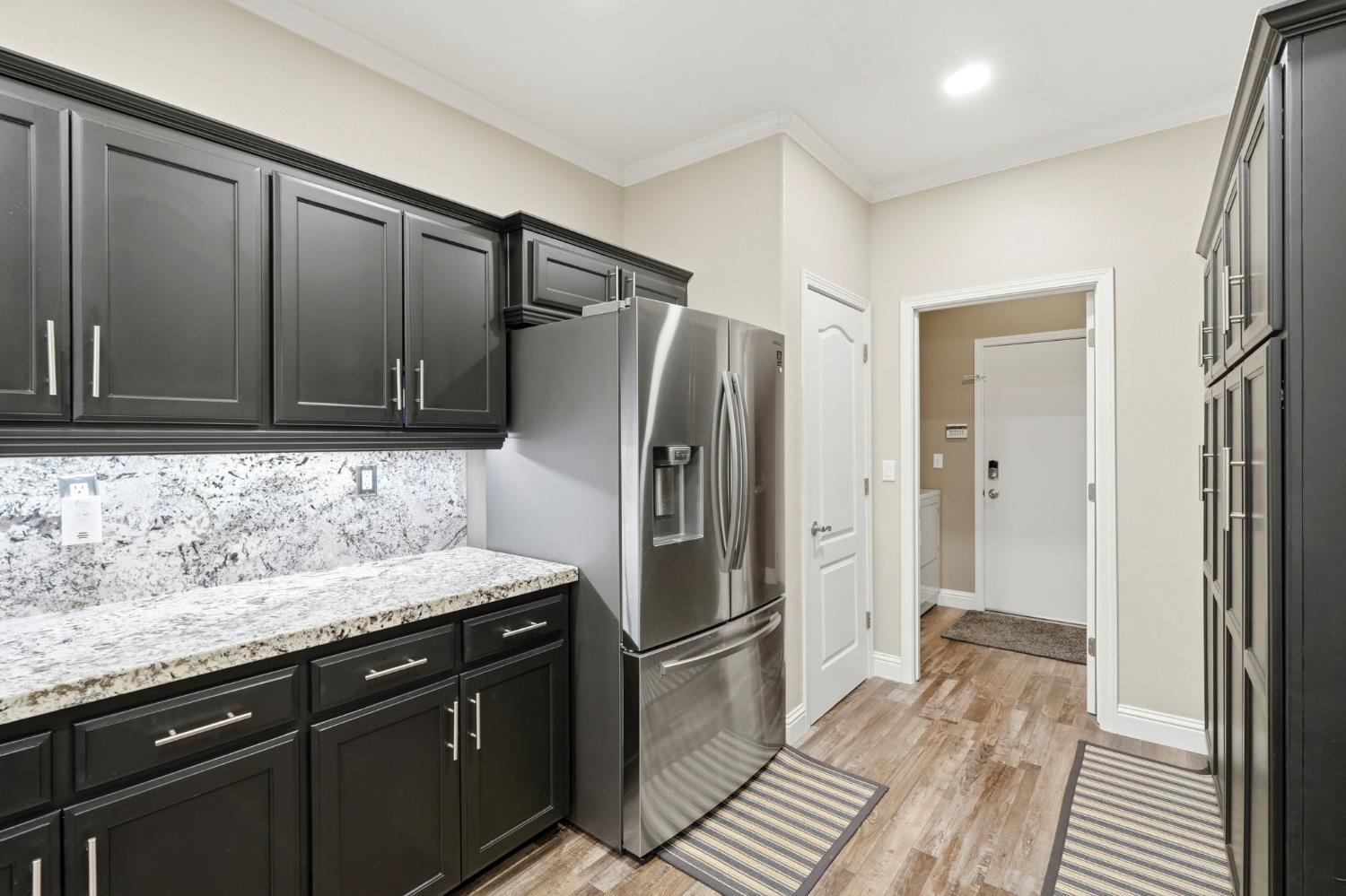 626 W Lake St, Kingsburg, CA 93631